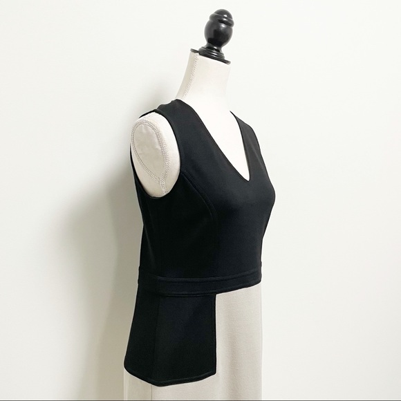 St. John Color Block V Neck Sleeveless Sheath - Picture 3 of 8